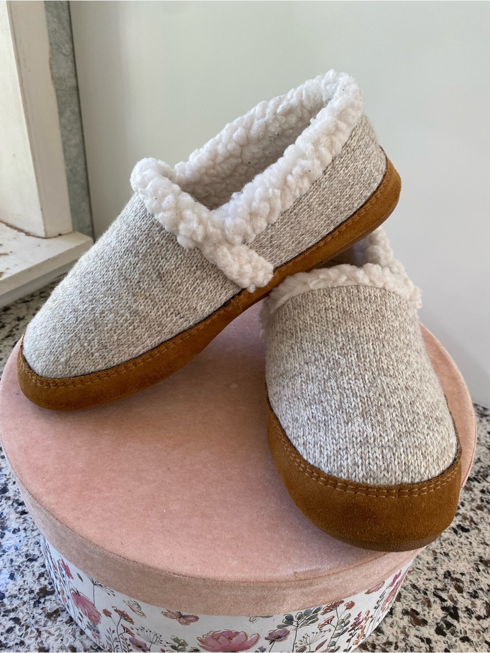 ACORN Women’s Ragg Wool Knit Moccasin Slippers Oatmeal 9.5-10.5